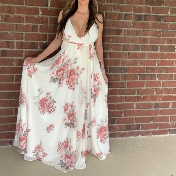 Lulu's Elegantly Inclined Cream Floral Print Wrap Maxi Dress Size Small, NWT - Picture 3 of 16